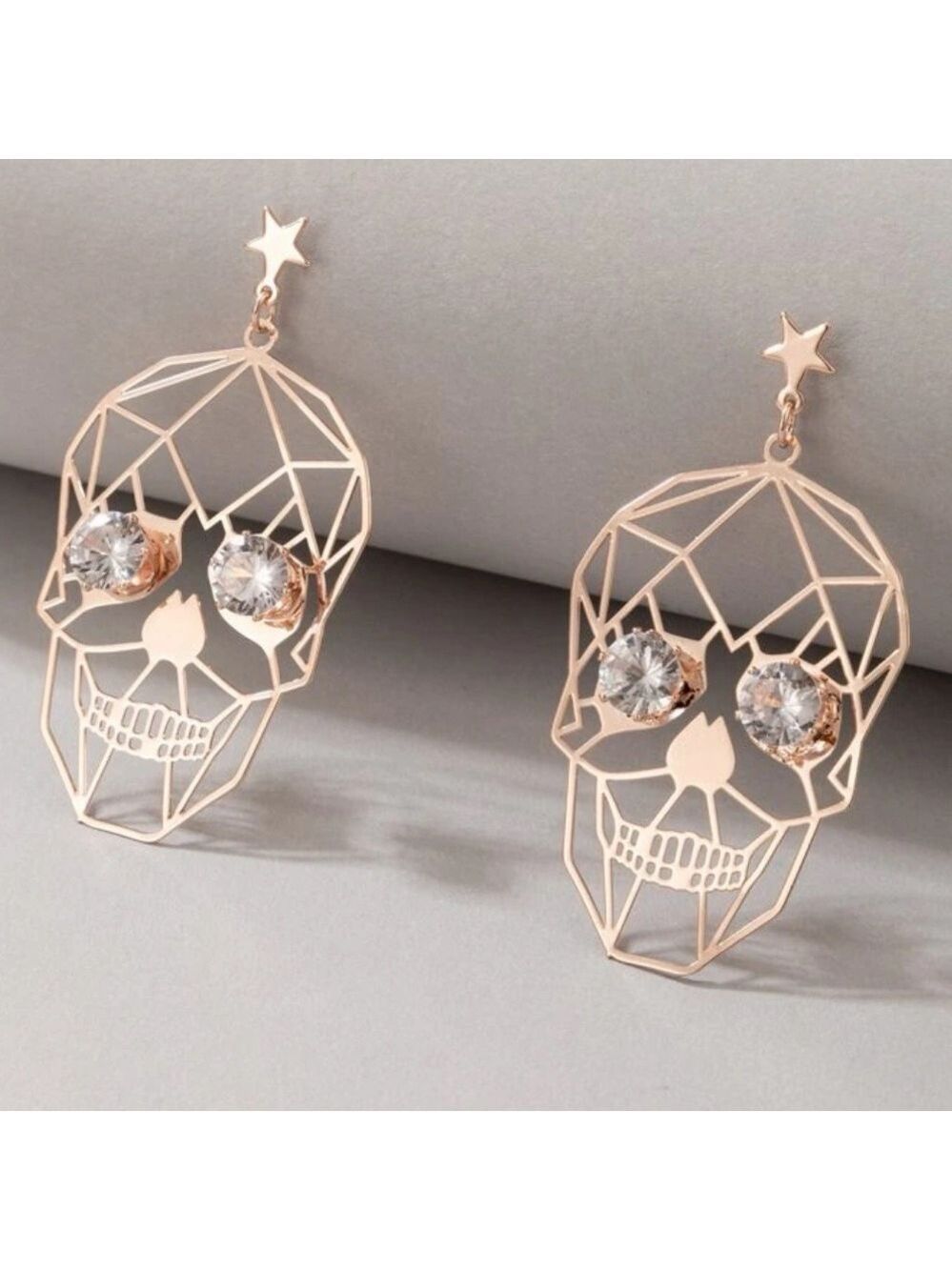 Brilliant Bling Skull hanging drop earrings 🌿